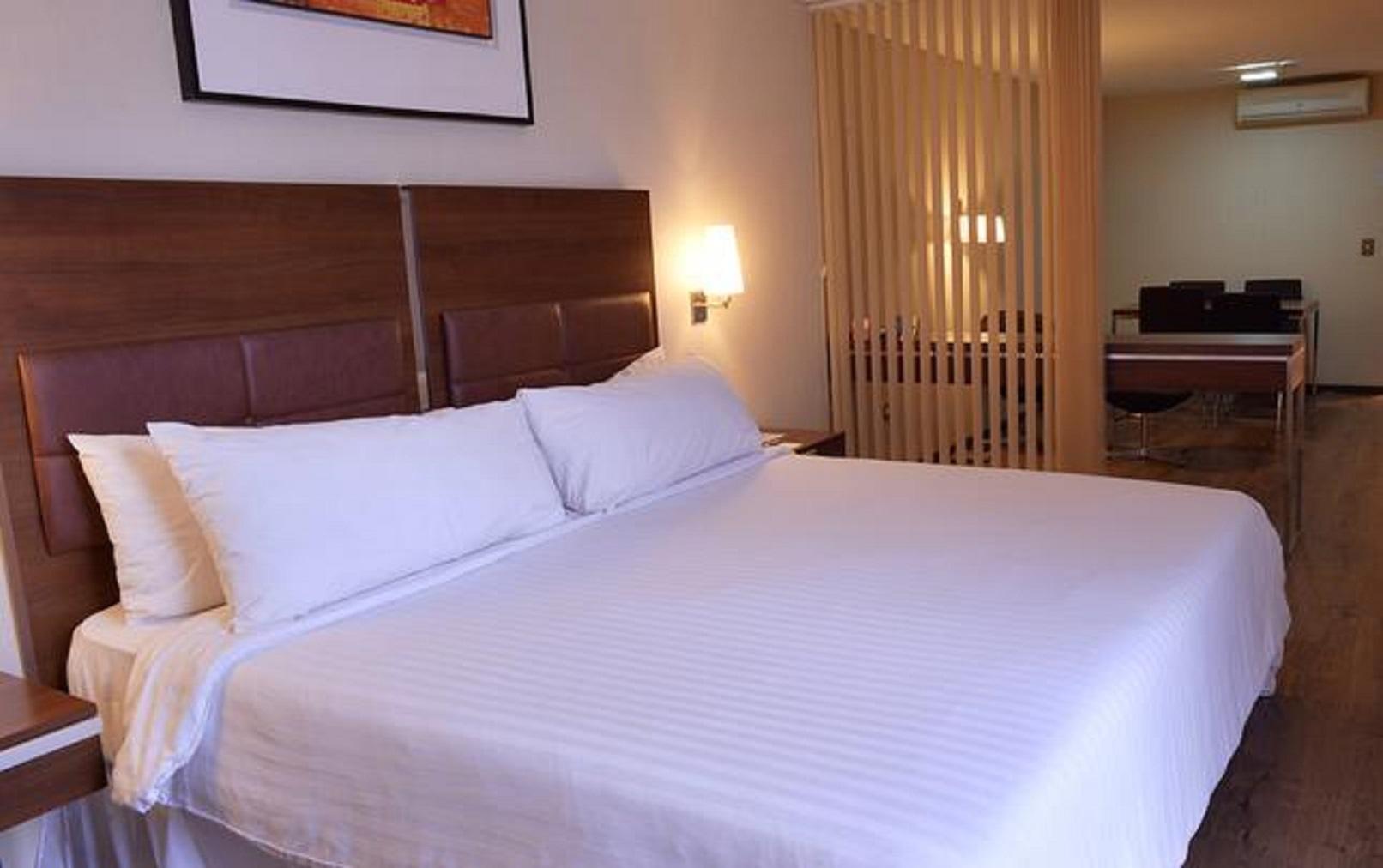 Howard Johnson La Canada Hotel & Suites Córdoba Exterior foto